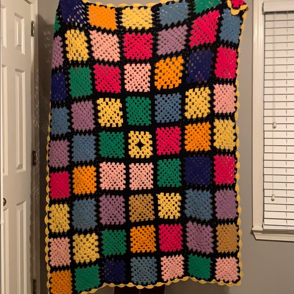 Vintage Handmade Granny Square Afghan Quilt